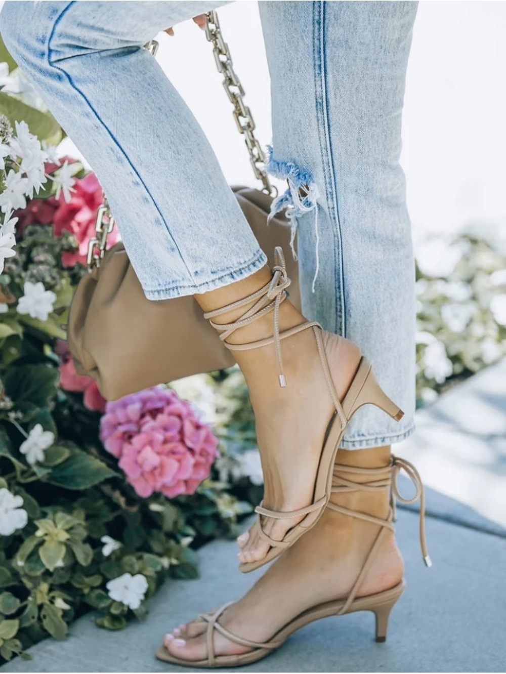 BNWNT VICI Bella Blush Nude Strappy Pointed-Toe Heels size 7.5